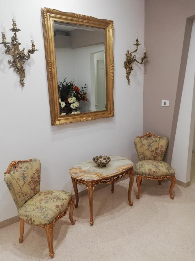 מלון Ostuni Crispi House מראה חיצוני תמונה
