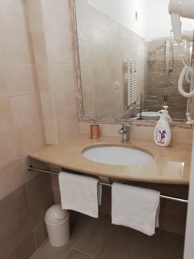 מלון Ostuni Crispi House מראה חיצוני תמונה